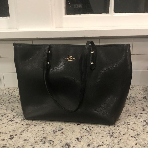 Coach Handbags - Black Coach handbag